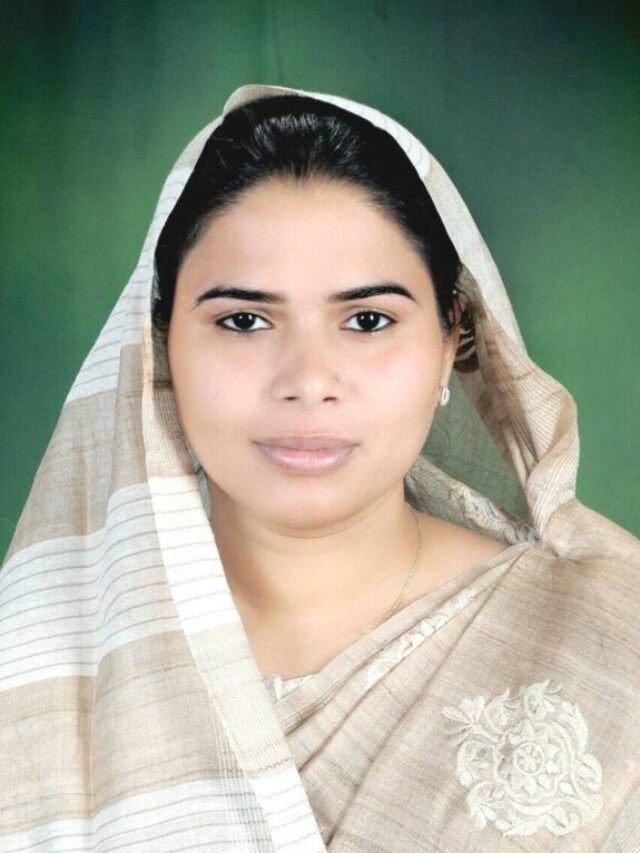 pooja pal portrait photo